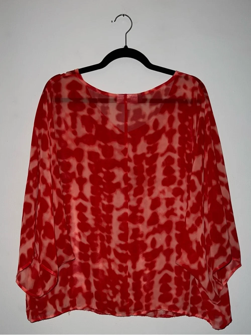 Jennifer Lopez Red and Cream V-Neck Tie-Dye Tunic - Picture 2 of 3